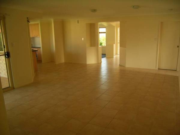 For Lease - Pelican Waters Picture