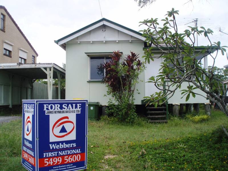 Premium Moffat Beach Location Picture 1