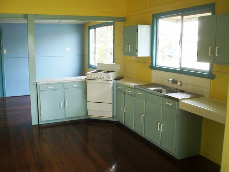 Premium Moffat Beach Location Picture 3