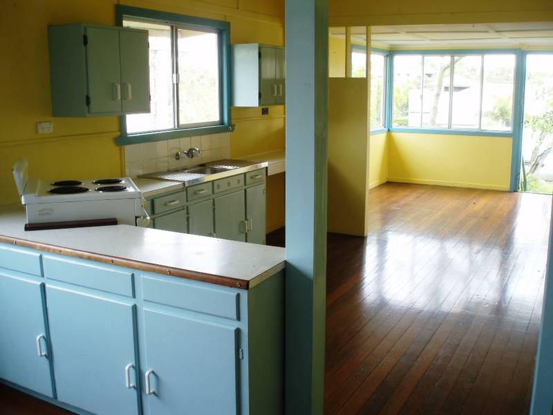 Premium Moffat Beach Location Picture 2