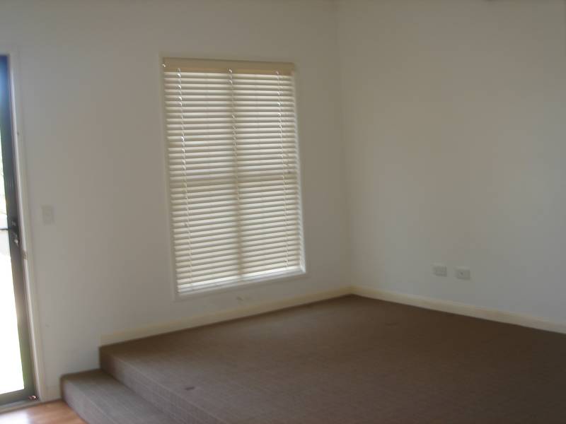 For Lease-Pelican Waters Picture