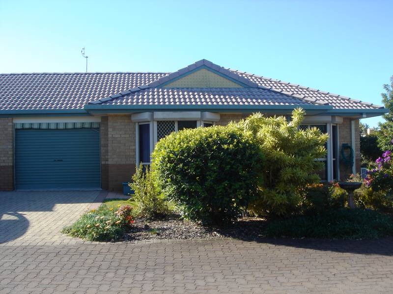 Three Bedroom Retirement Villa Close To Beach Picture 1