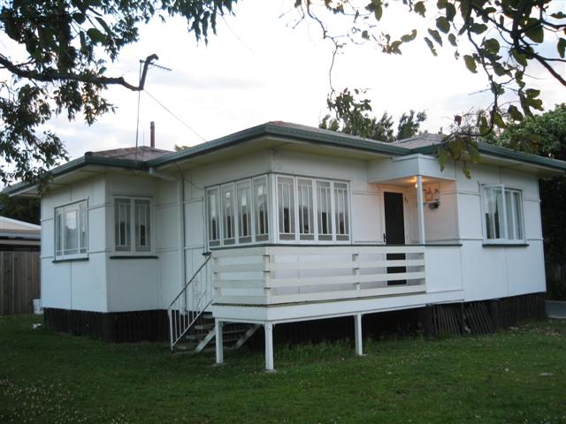 For Lease-Moffat Beach Picture 1