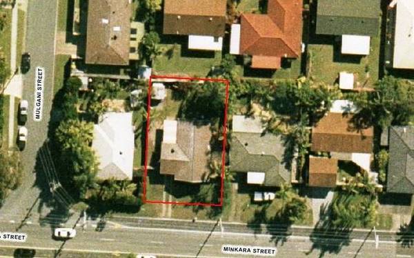 Drastically Reduced! Beachside Warana, Renovation Special! Picture 3