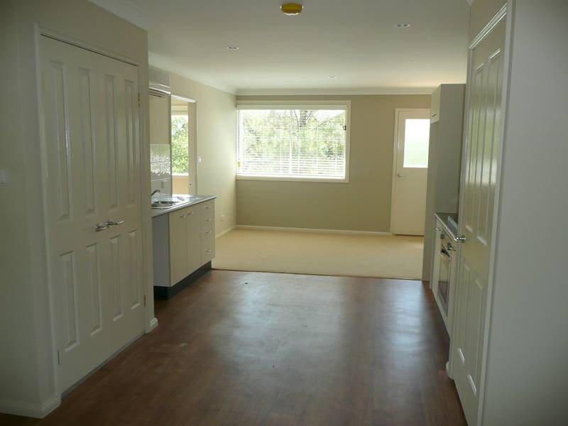2 Bedrooms Picture 1