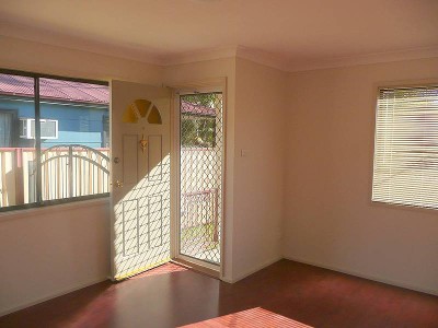 Fully Renovated 3 B'Room House Picture