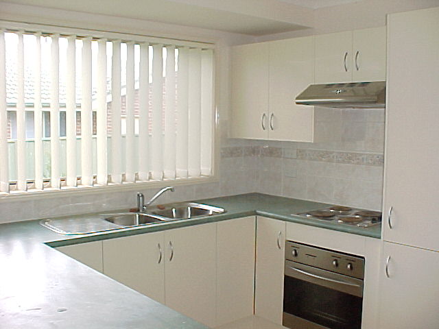 Modern Family Home Picture 3