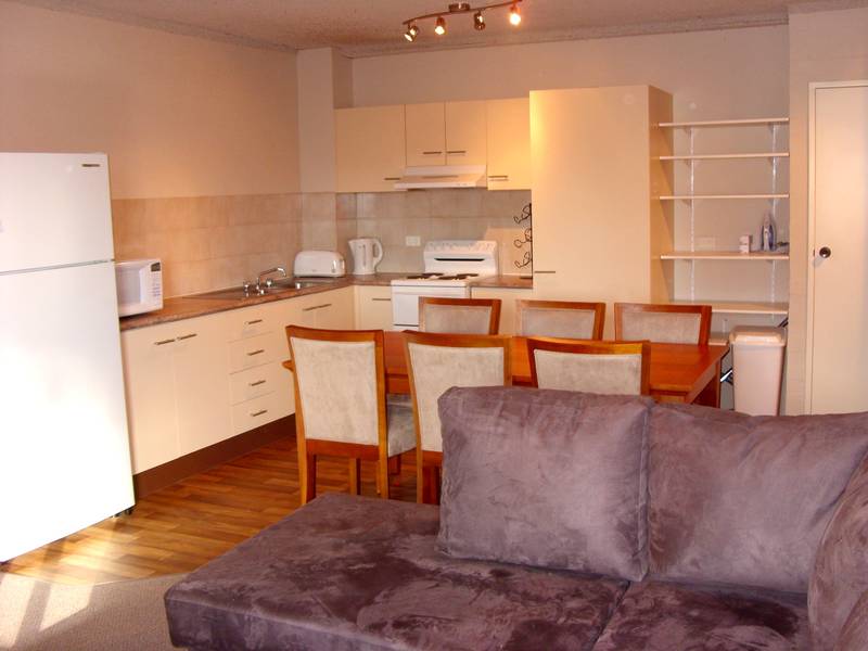 KIRWAN 35 - FRESH AND FABULOUS!! Picture 1