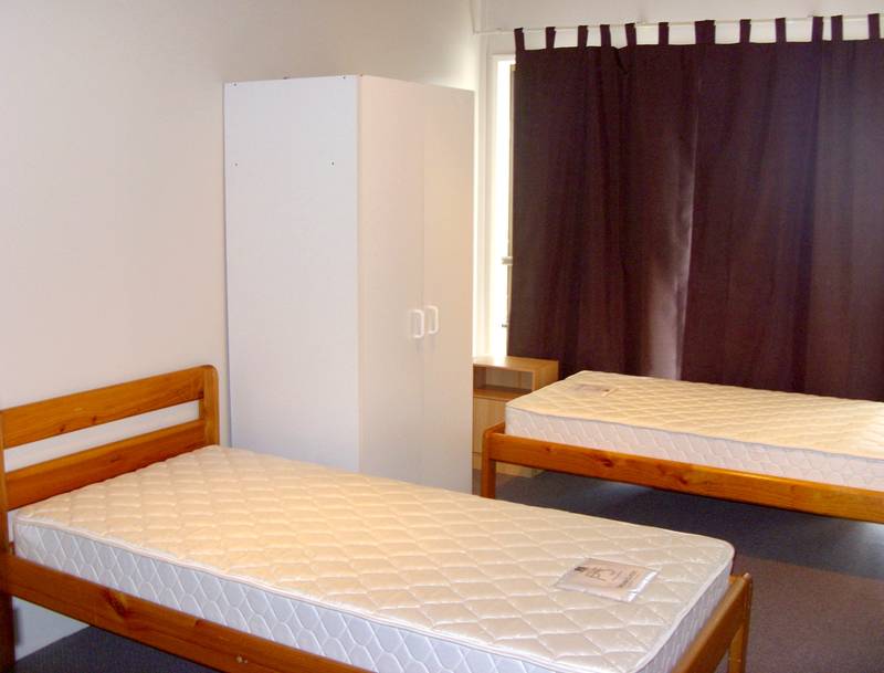 KIRWAN 35 - FRESH AND FABULOUS!! Picture 3