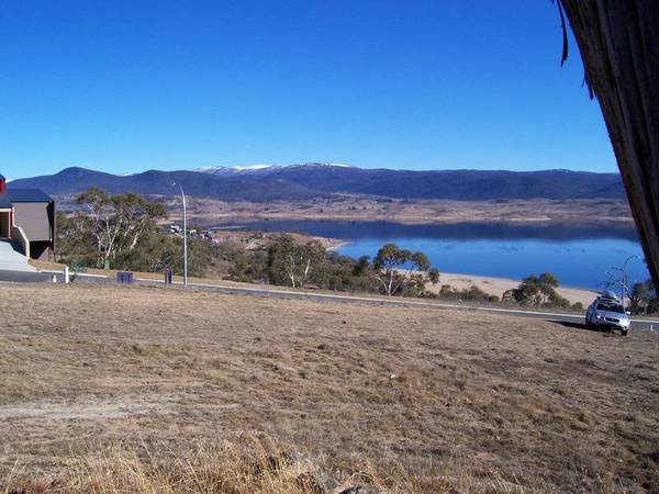 FAMILY FRIENDLY LOT WITH VIEWS!!! Picture 2