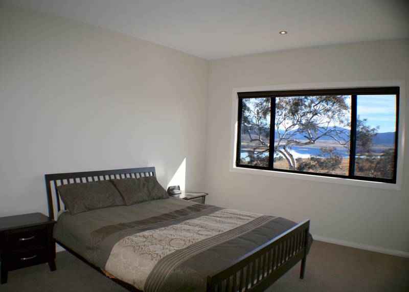 MORE THAN A HOME, VIEWS TO BUY FOR! Picture 3