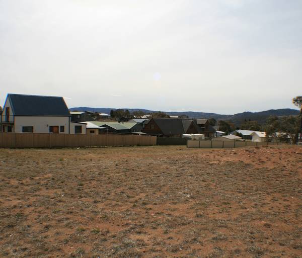 Cheap block of vacant residential land available in Jindabyne Picture
