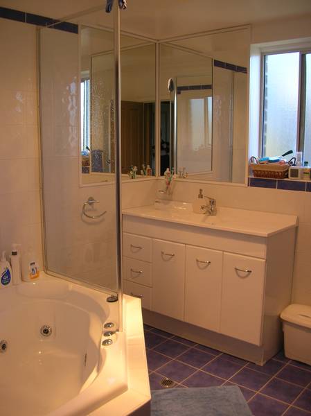 Large 2 Bedroom unit with Lake views-Ideal for permanent living Picture