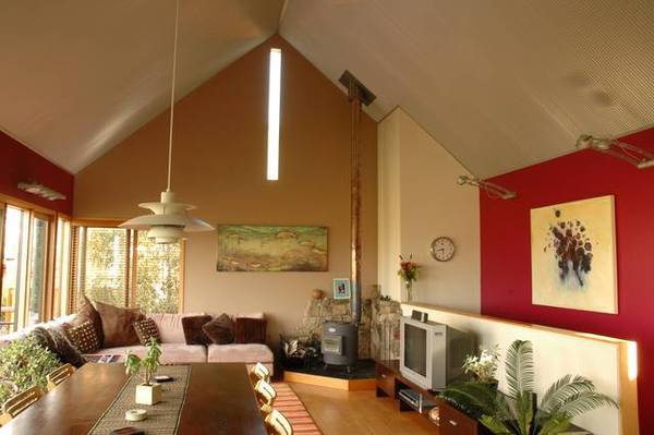 TOP OF THE TOWN, SOPHISTICATED YET DIFFERENT Picture TOP OF THE TOWN, SOPHISTICATED YET DIFFERENT Picture