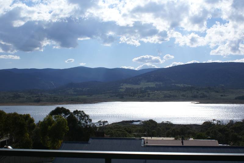 ELABORATE HOME UNPARALLELED VIEWS Picture 2