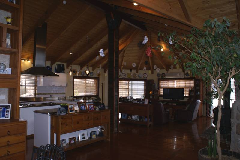 ELABORATE HOME UNPARALLELED VIEWS Picture 3