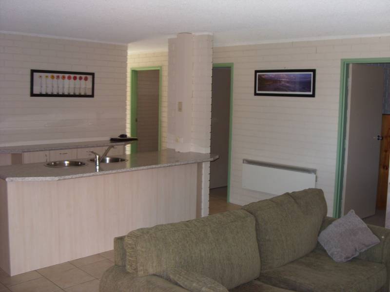 Fresh & sunny apartment Picture 3