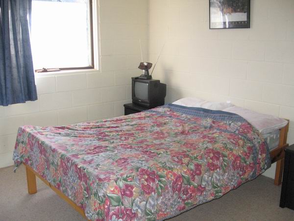 WINTER 2009 16 WEEK LEASE - DEPOSIT TAKEN Picture