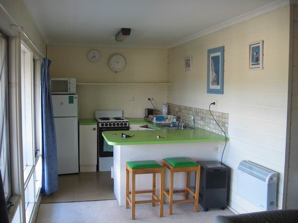 WINTER 2009 16 WEEK LEASE - DEPOSIT TAKEN Picture