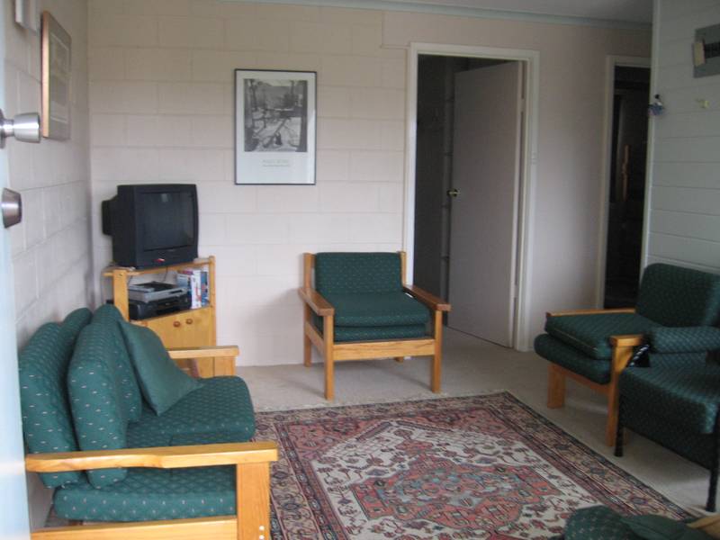 WINTER 2009 16 WEEK LEASE Picture 1