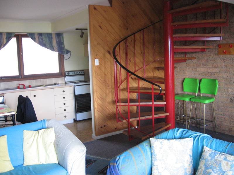 WINTER 2009 16 WEEK LEASE Picture 3