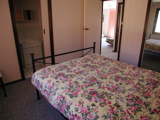 WINTER 2009 16 WEEK LEASE Picture 2