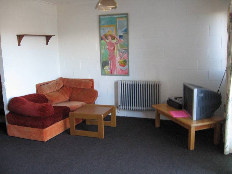 WINTER 2009 16 WEEK LEASE Picture 2