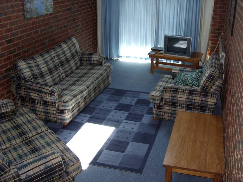 WINTER 2009 16 WEEK LEASE Picture 3