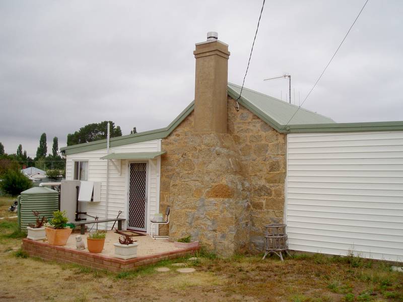 FIRST HOME BUYERS, GET EXCITED!! Picture 2