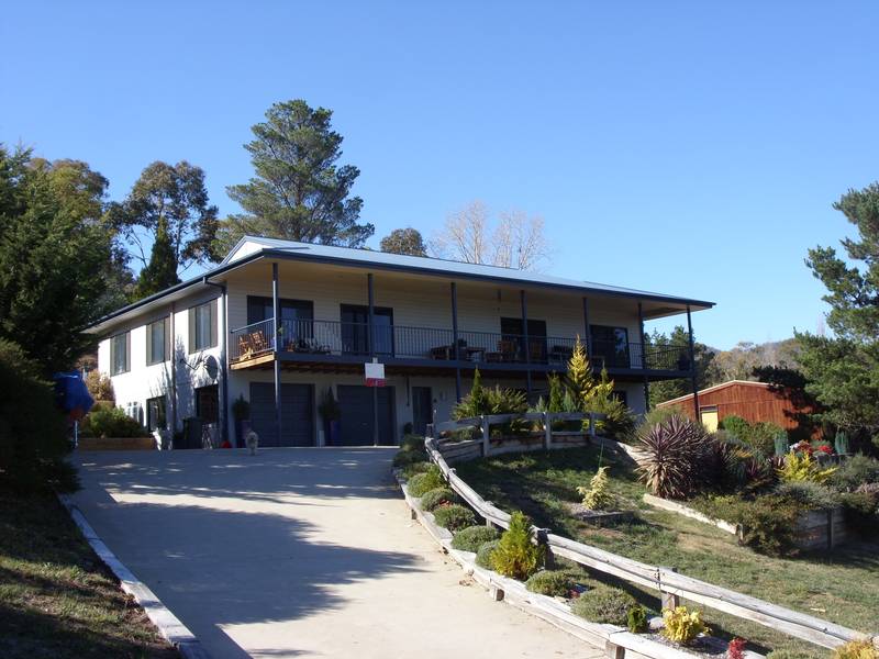 Large East Jindabyne Home Picture