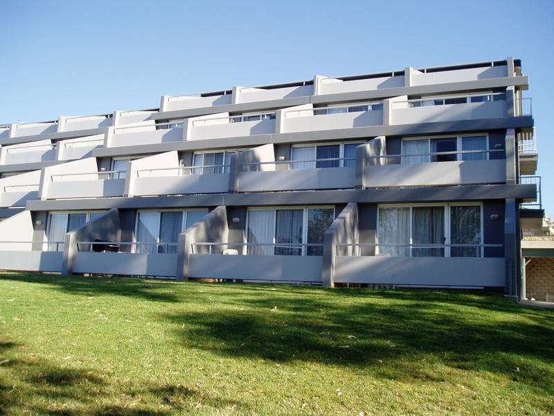 DELUXE STUDIO Picture 1