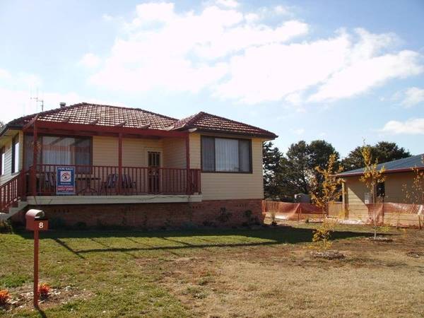 BERRIDALE FAMILY HOME! Picture 1