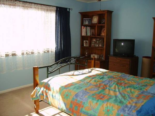 BERRIDALE FAMILY HOME! Picture 3