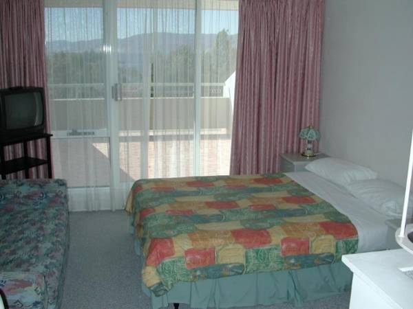 RESORT LIFESTYLE! Picture 3