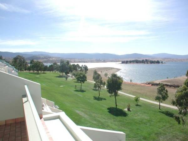 RESORT LIFESTYLE! Picture 1