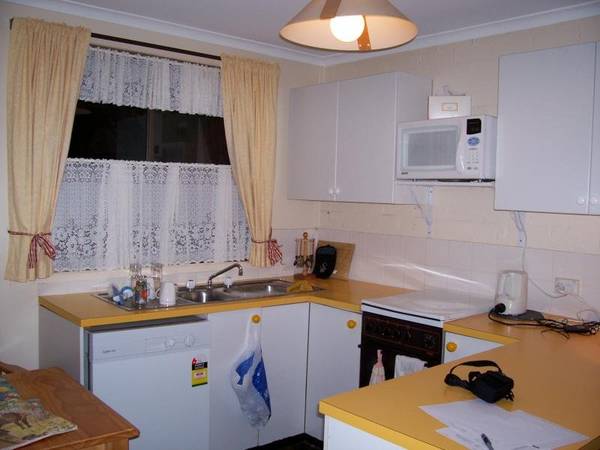SNOWFIELD COURT, BERRIDALE APARTMENT! Picture 3
