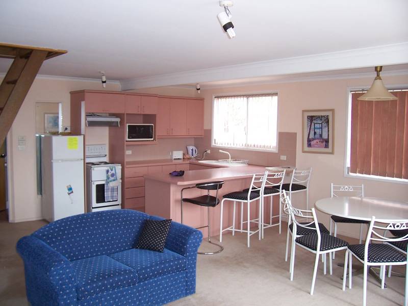 Spacious Cedar House Picture 1