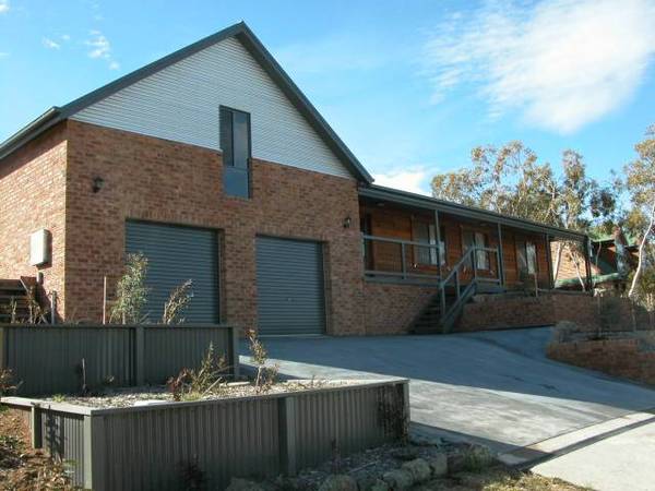 STAND OUT FROM THE REST! Picture 1