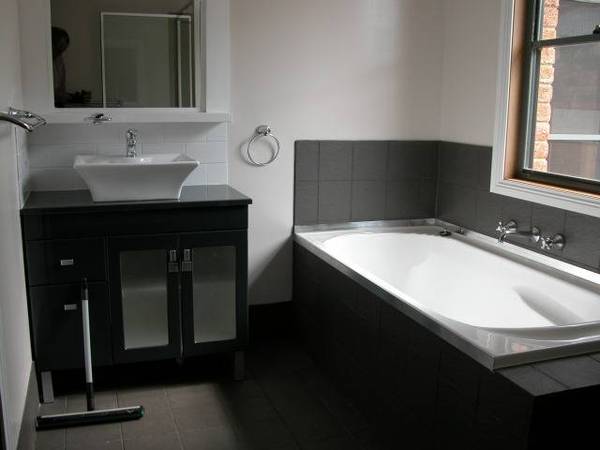 STAND OUT FROM THE REST! Picture 3