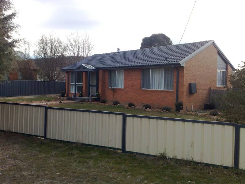 RENOVATED BERRIDALE HOME! Picture 1