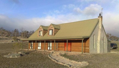 COUNTRY HOME WITH A SNOW VIEW Picture