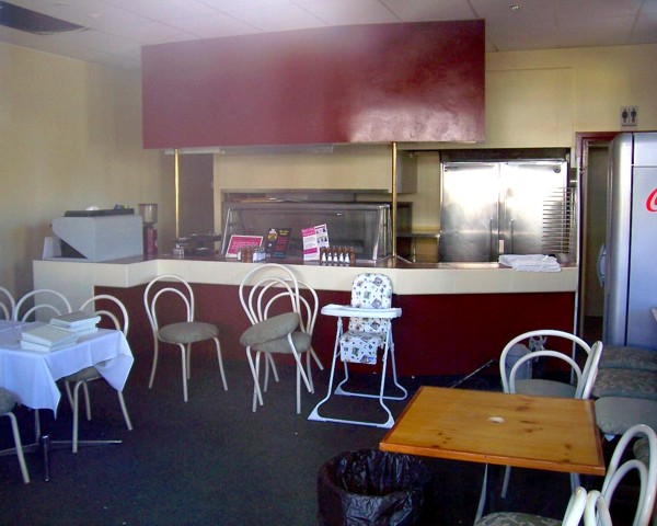 Licensed Jindabyne Restaurant Picture 3