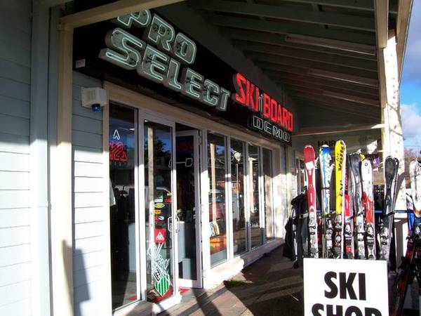 Pro Select Ski Center - Retail & Rental Picture 1