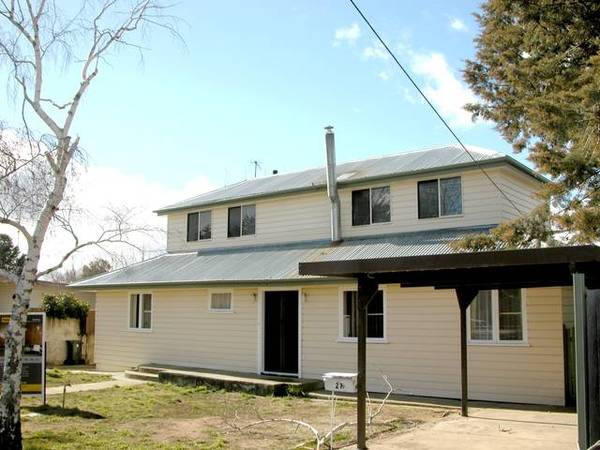 BERRIDALE 4 BEDROOM HOME OR GREAT SKI PAD! Picture 1