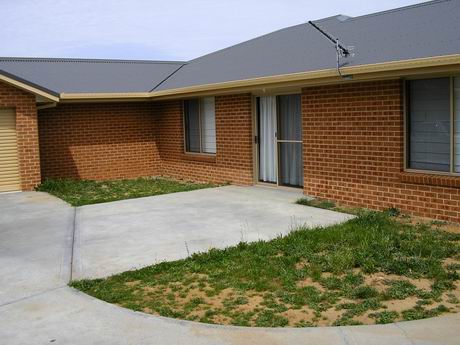 MODERN FAMILY HOME- 12 MONTH LEASE Picture 1