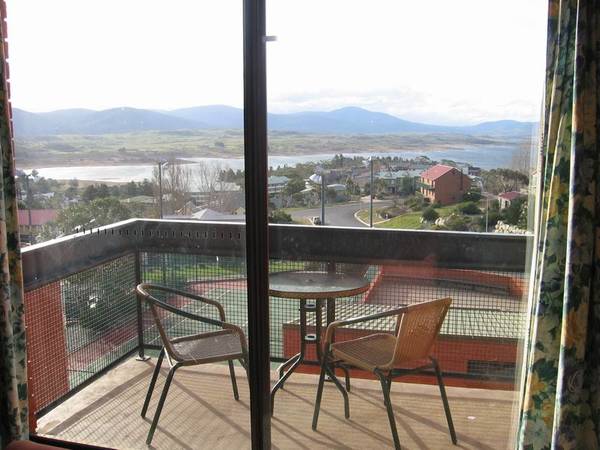 Summer / 12 Month lease Picture 1