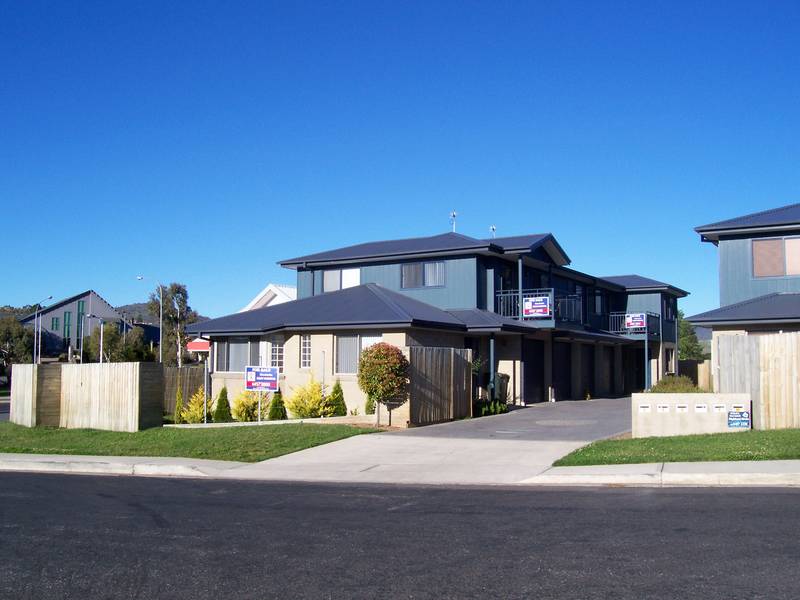 LOCATION LOCATION LOCATION! Picture 2