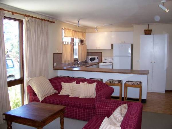 2 x 3 BEDROOM FLATS 1 x 2 BEDROOM FLAT Picture 3