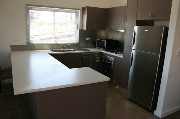 SOPHISTICATED LIVING, FANTASTIC VIEWS Picture 2