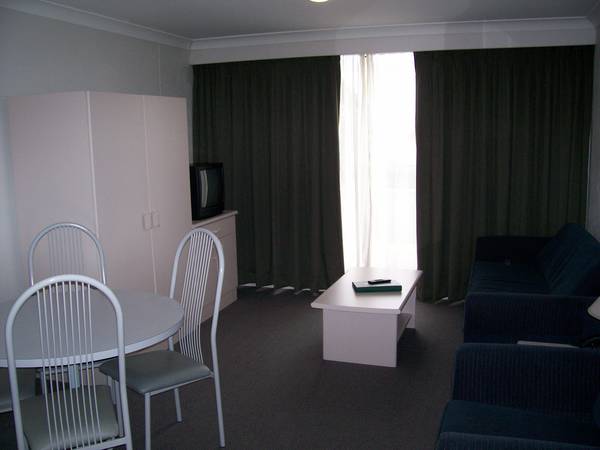 Horizons Deluxe Studio #208 Picture 3